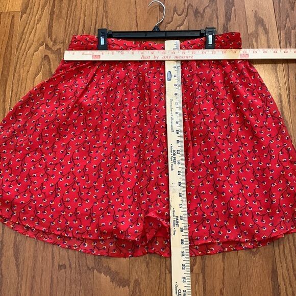 Old Navy size large red floral lined skirt - Picture 7 of 8